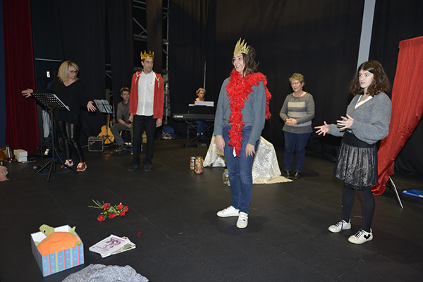 Les adolescents dans la danse